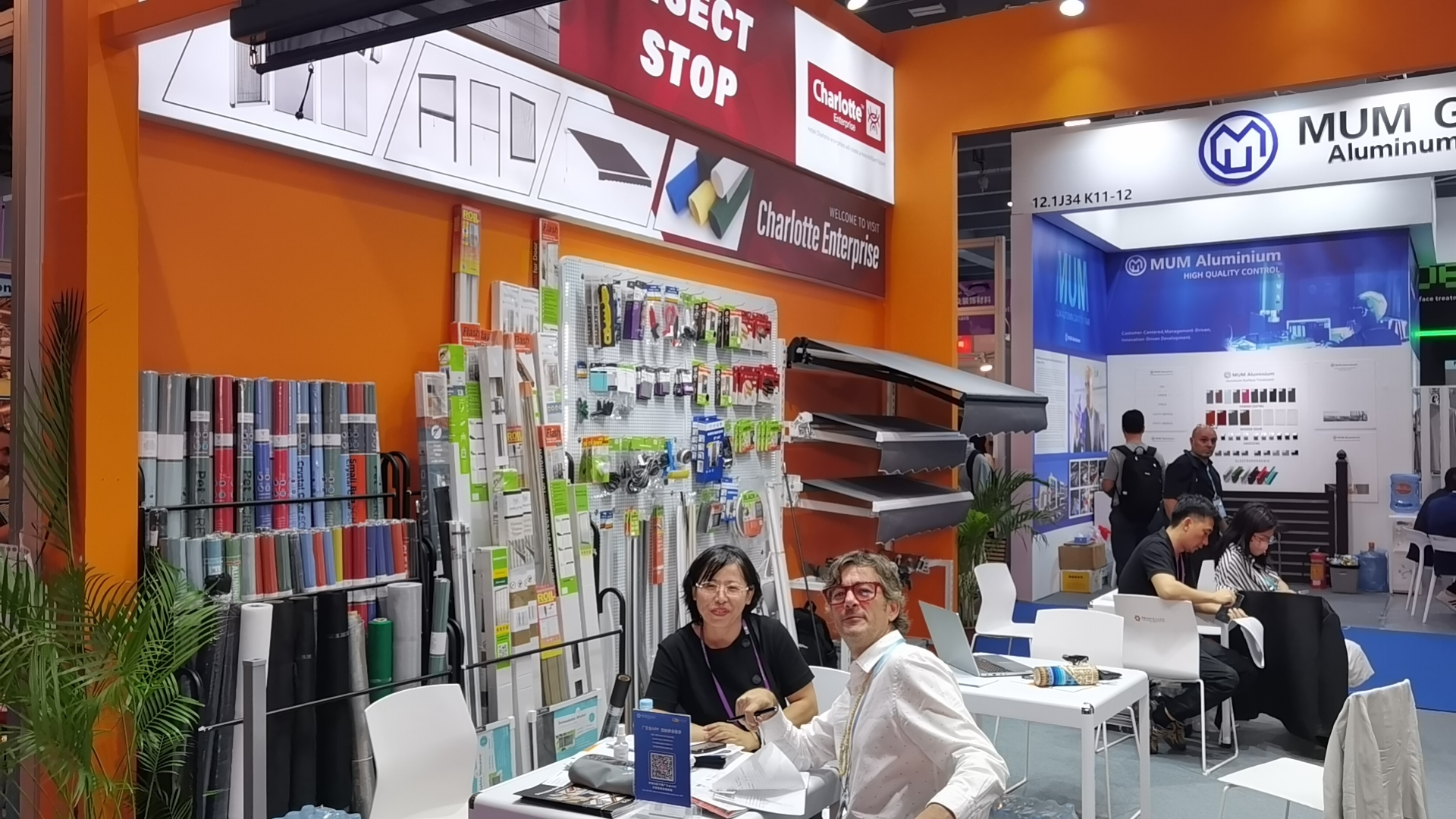 Reunión real con proveedor en feria